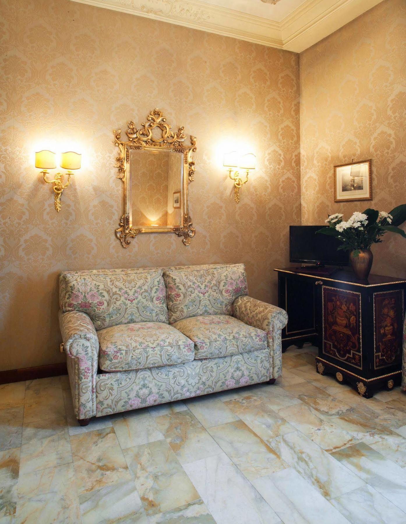 Hotel Des Epoques Roma